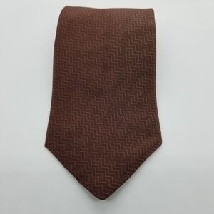 Kenneth Cole brown red chevron silk tie 4 in wide 57 in long